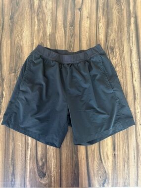 Columbia Athletic Shorts 5”